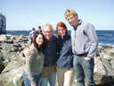 Elisa (Fr), kunstenaar (ja die kerel die alles daar gemaakt heeft, Se), nina (De) & peter (A)